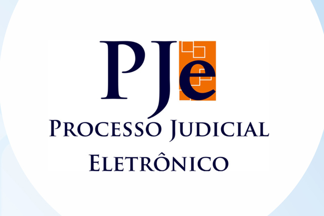 Marca do Processo Judicial eletrônico com sigla PJe na cor azul em fundo de cor branca