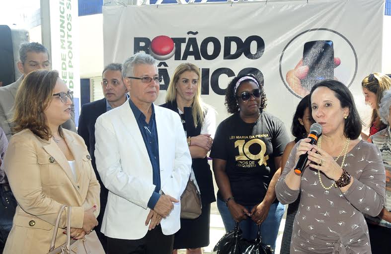    A desembargadora Daisy Andrade explica que o programa fortalece a rede de combate à violência contra a mulher
