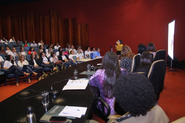 Público acompanha apresentação da desembargadora Daisy Andrade