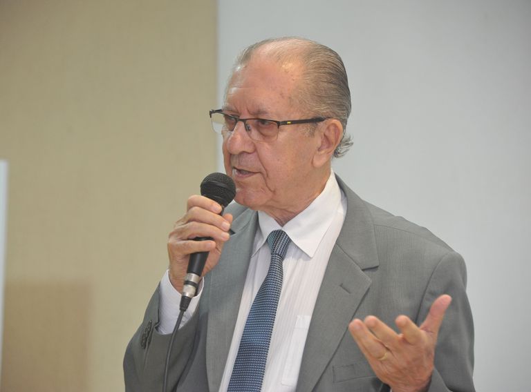 Psicólogo, filósofo, teólogo e professor Luiz Schettini Filho