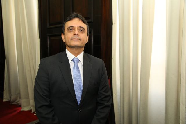 Foram também eleitos: Stênio Neiva, como desembargador eleitoral substituto; e André Guimarães, reconduzido para compor a Corte Especial