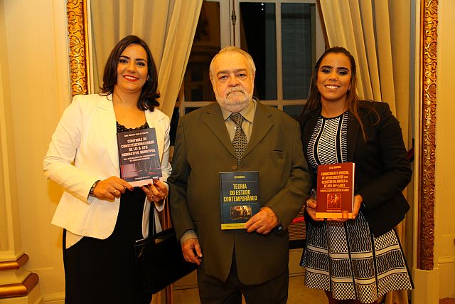Gina Gouveia, Ivo Dantas e Lívia Barros são os autores das obras