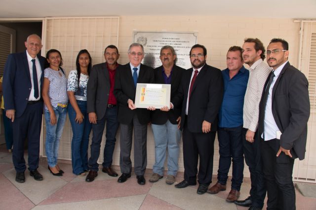 Presidente Leopoldo Raposo recebe título de Cidadão Cabroboense