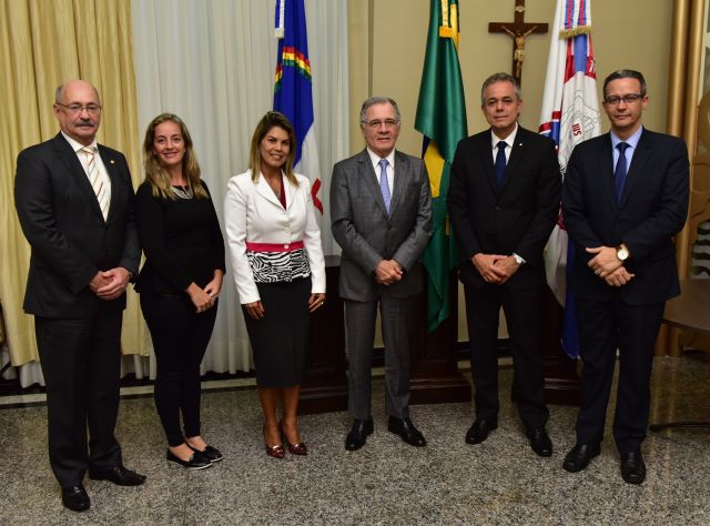 Representantes do TJPE e do Banco do Brasil