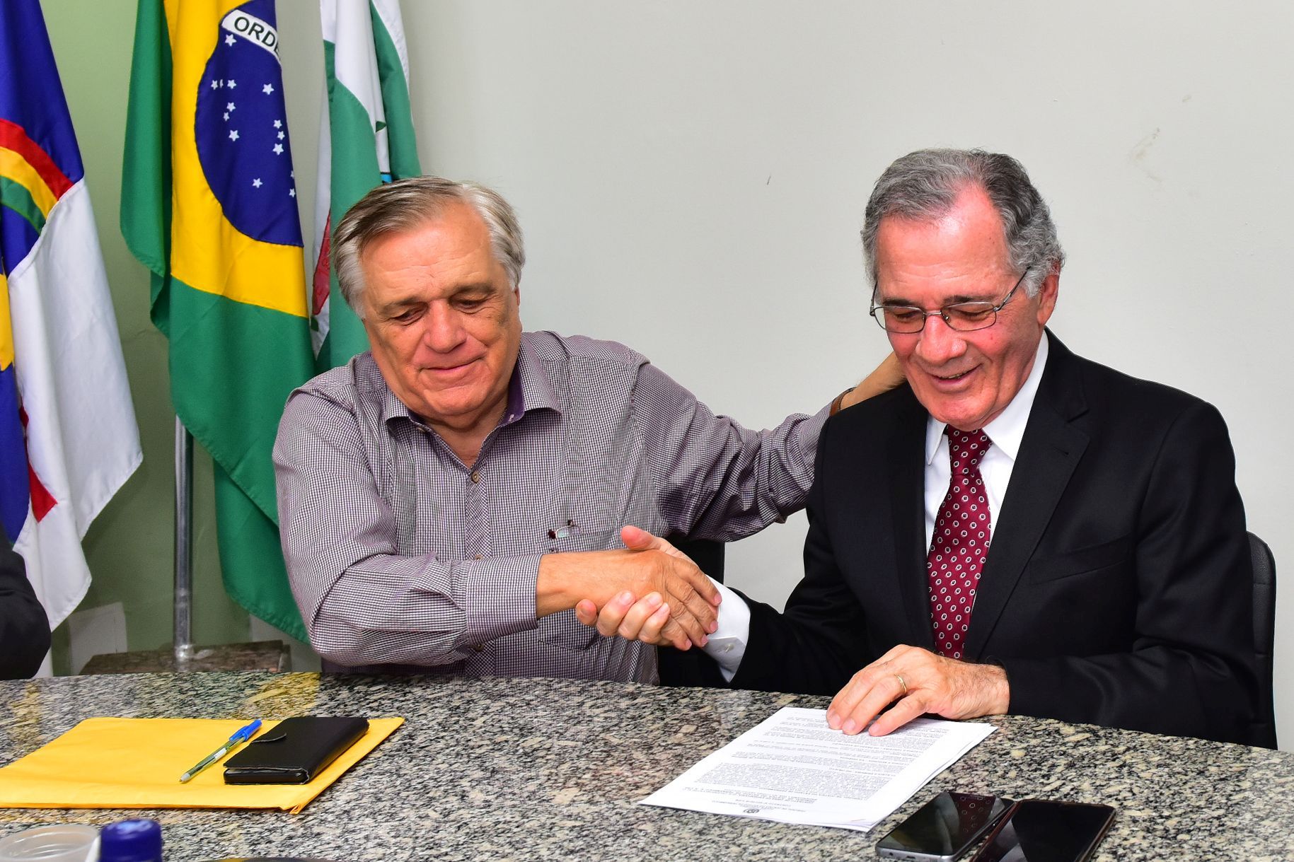 Prefeito Severino Otávio e presidente Leopoldo Raposo