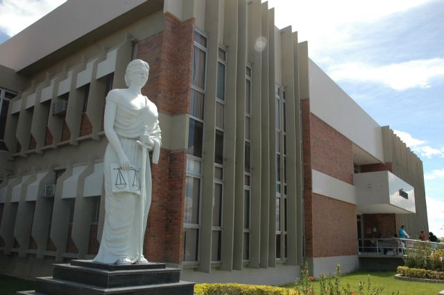 Fachada do prédio do Fórum de Justiça da Comarca de Petrolina, cidade localizada no Sertão de Pernambuco