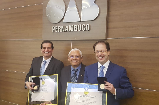 Juiz Clicério Bezerra e desembargadores Adalberto de Oliveira Melo (presidente do TJPE) e Stênio Neiva