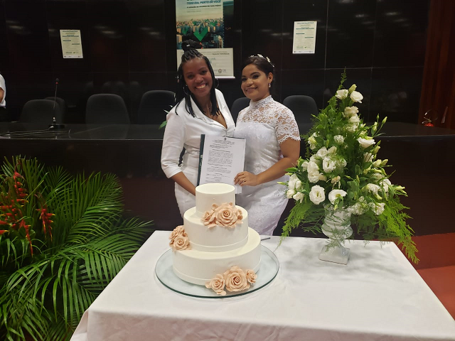 Ilma e Joana Estevão estão felizes por obterem o reconhecimento da união estável delas no TJPE