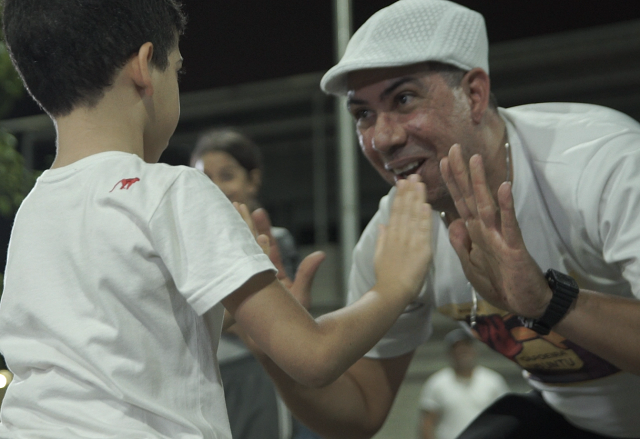 Zózimo Ferreira da Silva é capoeirista e integra um projeto social