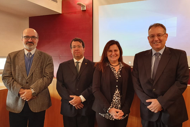Professor Fernando Araújo, desembargador Waldemir Tavares, professora Paula Freire e juiz Sílvio Romero