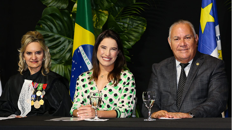Na foto, a desembargadora Nise Pedroso, a governadora Raquel Lyra e o desembargador Frederico Neves