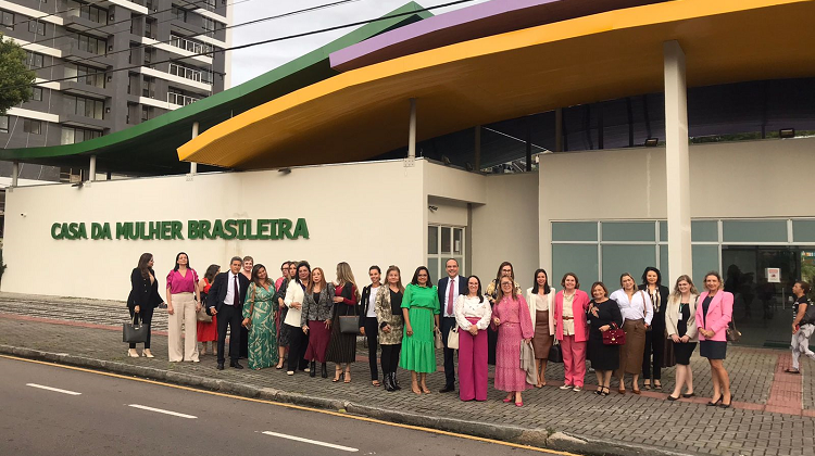 Visita de integrantes do Cocevid à Casa da Mulher Brasileira em Curitiba (PR)