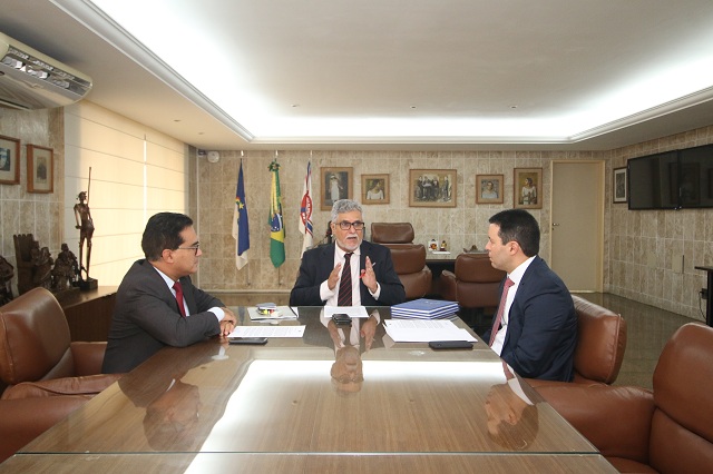 Juiz Gleydson Lima, desembargador Luiz Carlos e juiz Ígor Rêgo
