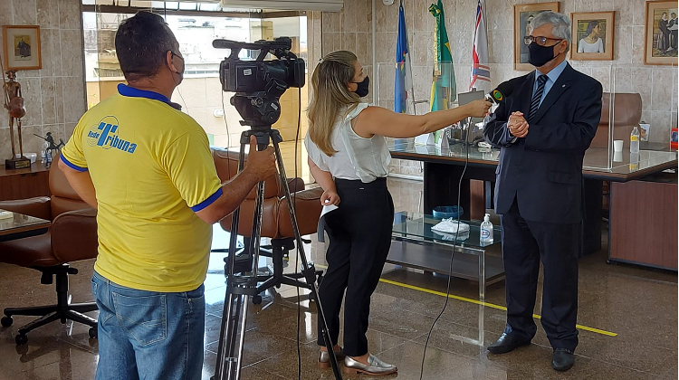 Desembargador Luiz Carlos de Barros Figueirêdo fala com a Imprensa sobre a iniciativa