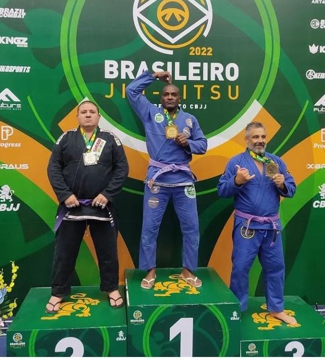 Pódio do campeonato brasileiro com Elias Damásio em primeiro lugar