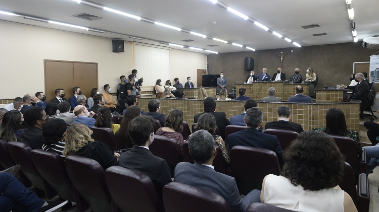 Auditório do Fórum de Paulista durante a solenidade de inauguração das novas unidades judiciárias