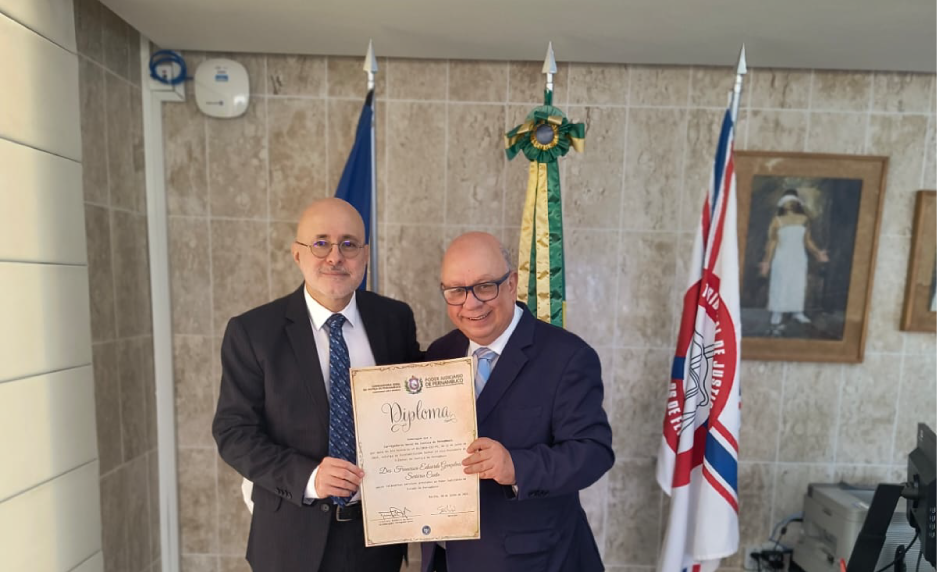 Foto da notícia - Corregedor homenageia o desembargador Eduardo Sertório