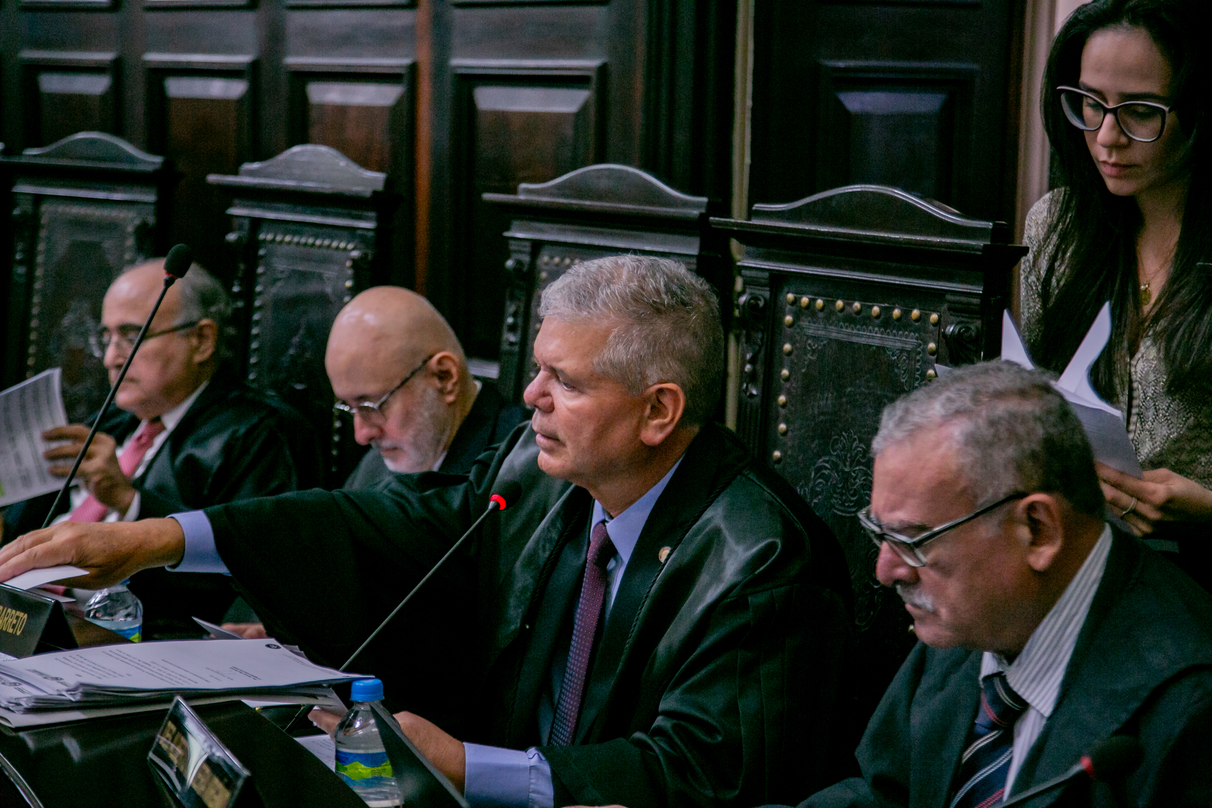 Desembargador Ricardo Paes Barreto em sua última sessão do Pleno como corregedor-geral. 