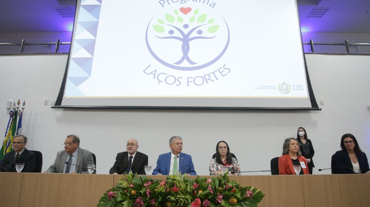 Foto da notícia - Corregedor participa da inauguração do Programa Laços Fortes