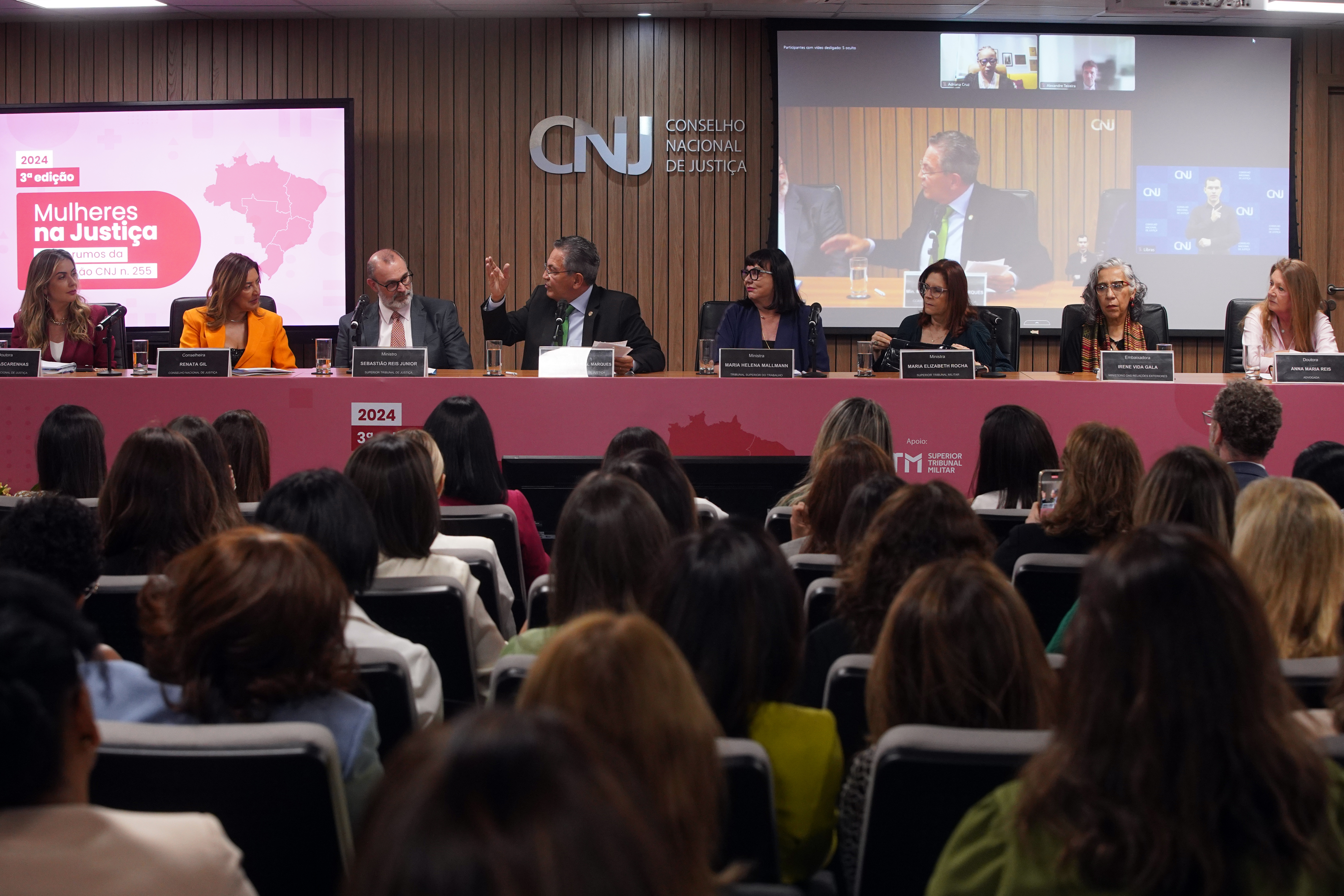 Mesa de honra do evento "Mulheres na Justiça", na sede do CNJ, em Brasília. 