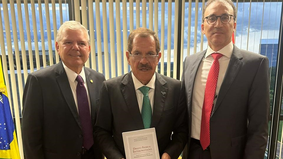 Foto da notícia - Presidente do TJPE é um dos autores do livro em homenagem ao ministro Humberto Martins